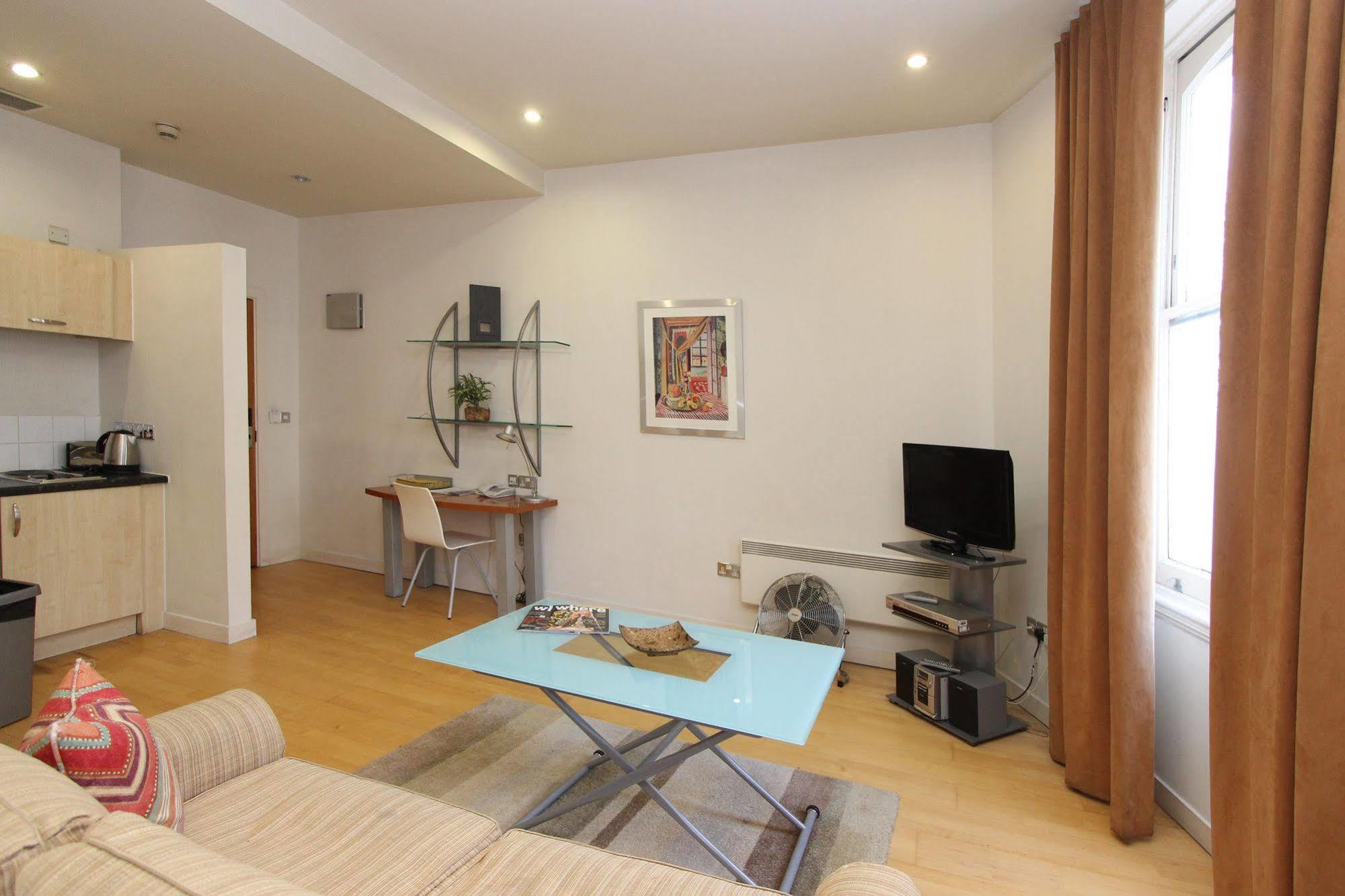 Princes Square Apartments Лондон Екстер'єр фото