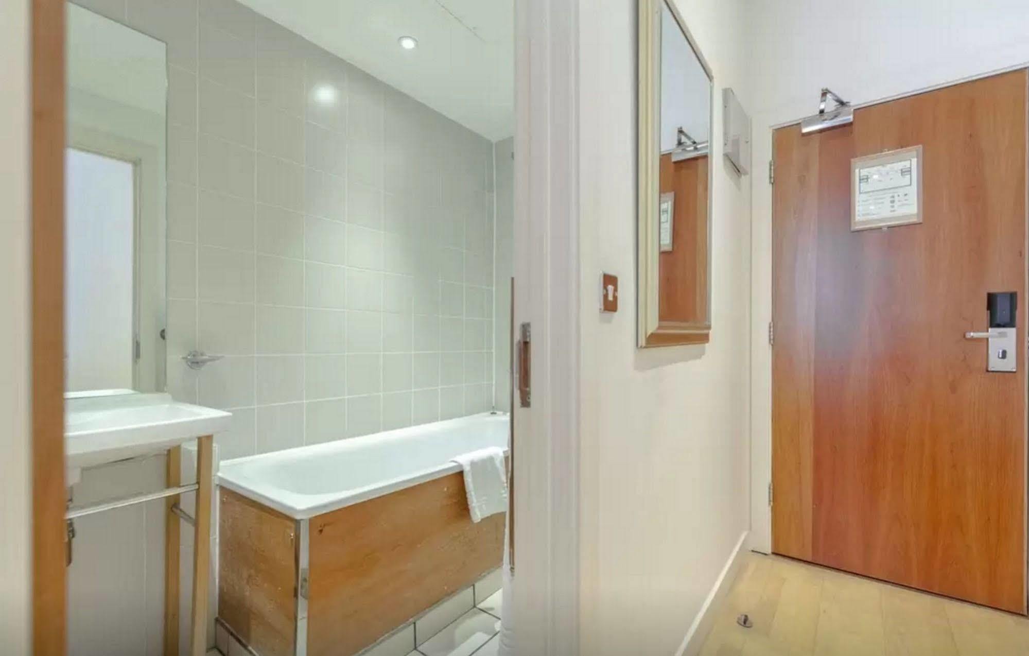Princes Square Apartments Лондон Екстер'єр фото
