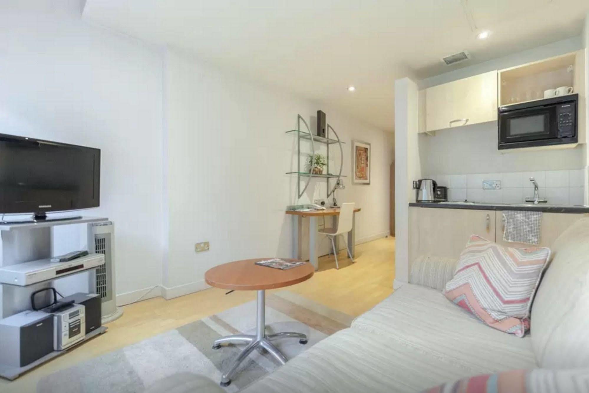 Princes Square Apartments Лондон Екстер'єр фото