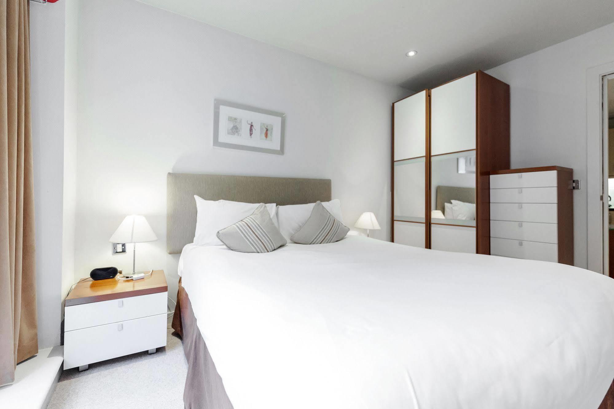 Princes Square Apartments Лондон Екстер'єр фото