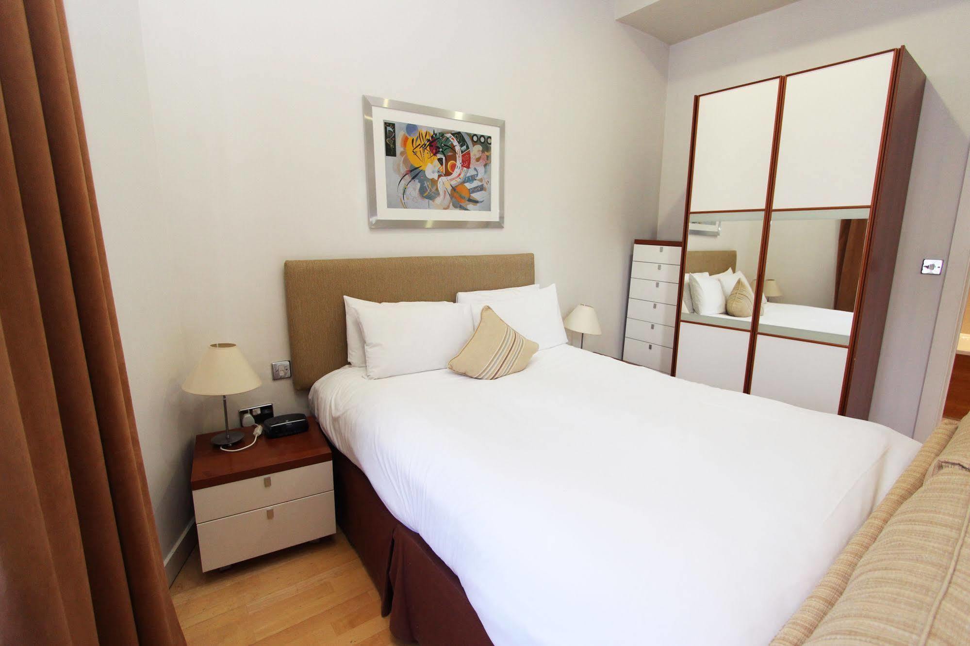 Princes Square Apartments Лондон Екстер'єр фото