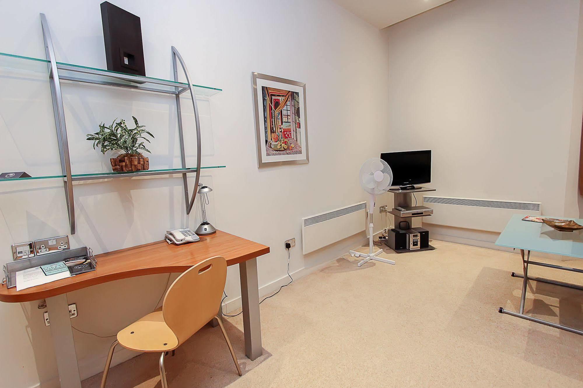 Princes Square Apartments Лондон Екстер'єр фото