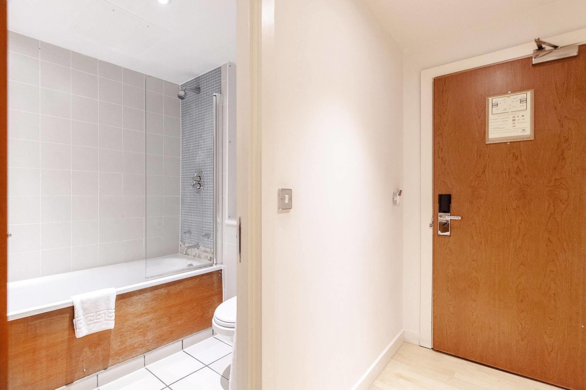 Princes Square Apartments Лондон Екстер'єр фото